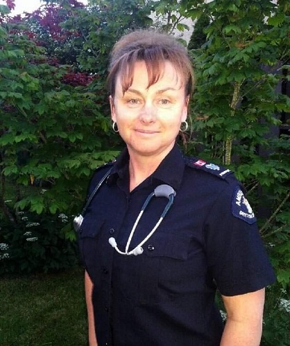 Paramedic Shauna Speers smiling in uniform